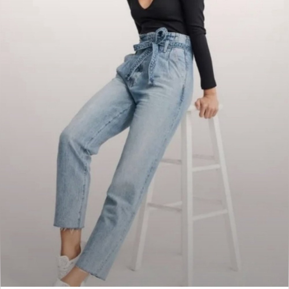 Abercrombie & Fitch High Rise Paperbag Mom Jean with Removable Tie Waistband- 31